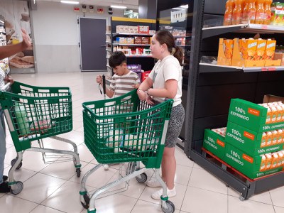 WE GO OUT TO BUY TO PREPARE THE SNACK
